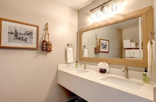 Salty Sister 2bdrm Condo A1 5
