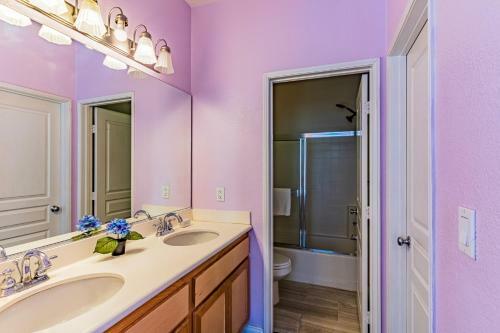 Spacious 3br 3bath Townhouse 5-mins To Bay & Beach