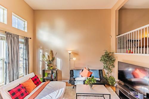 Spacious 3br 3bath Townhouse 5-mins To Bay & Beach