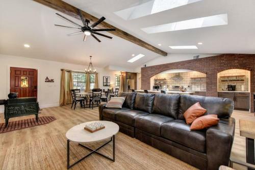 Harmony Ridge Ranch Nestled On A Secluded 6 Acres