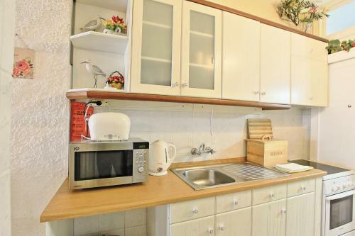 Kaminaki Beachfront Apartments