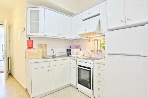 Kaminaki Beachfront Apartments