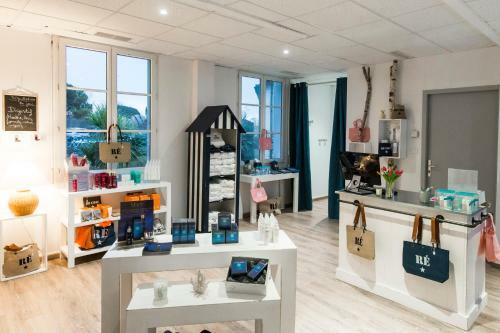 Hotel Thalacap Ars-en-r�