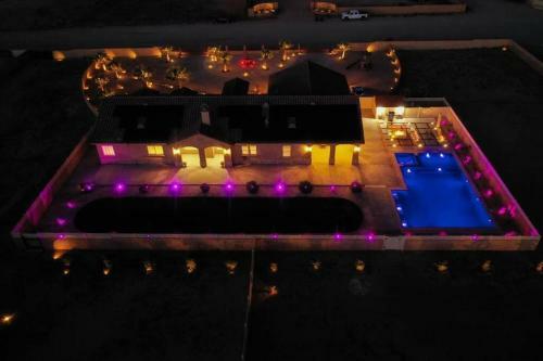 Villa Palmdale Paradise Palace / Special Event Venue