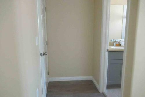 Cheerful 4-bedroom New House With Parking
