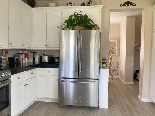 San Clemente Home With Ocean Views, Close To Beaches And Trails