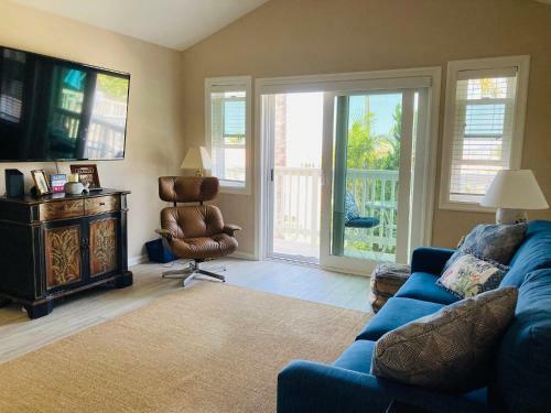 San Clemente Home With Ocean Views, Close To Beaches And Trails