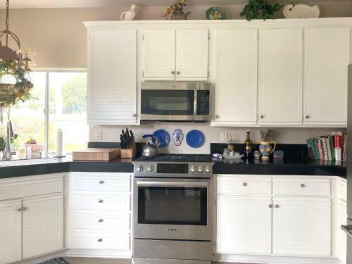 San Clemente Home With Ocean Views, Close To Beaches And Trails