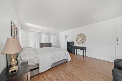 Peaceful 5 Bedroom House Sleeps 13 Free Parking