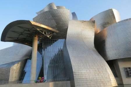 Apartamento Bilbao Old Town: Private Parking & Wifi
