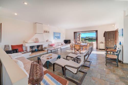 Sounio Beachfront Villa