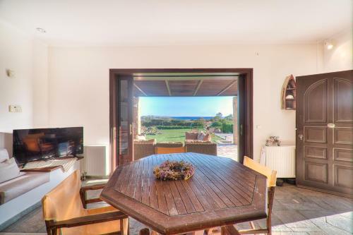 Sounio Beachfront Villa