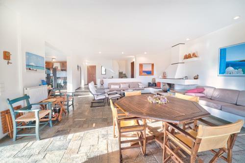 Sounio Beachfront Villa