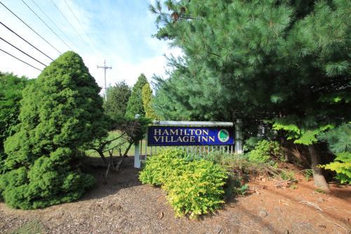 Hotel Hamilton Village Inn