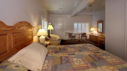 Hotel Hamilton Village Inn
