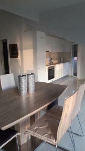 Apartment Grand View - Beachfront