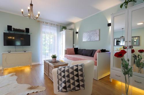 Studio Apartment Ada 2