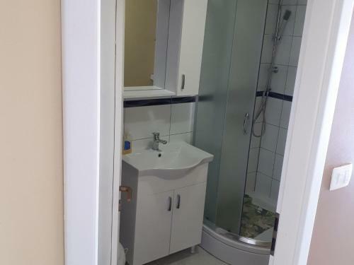 Apartamento Nice Home With Private Terrace Situated Near The Beach