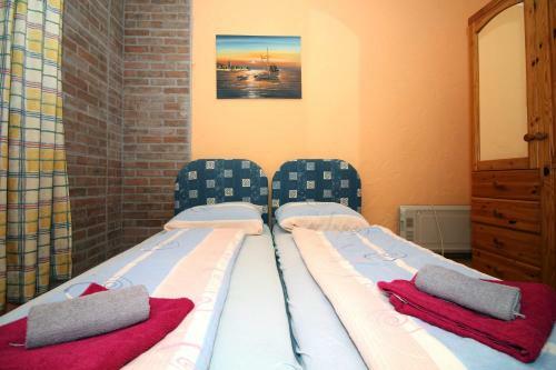 Hostal 4 Bedroom Guest House In Tisno