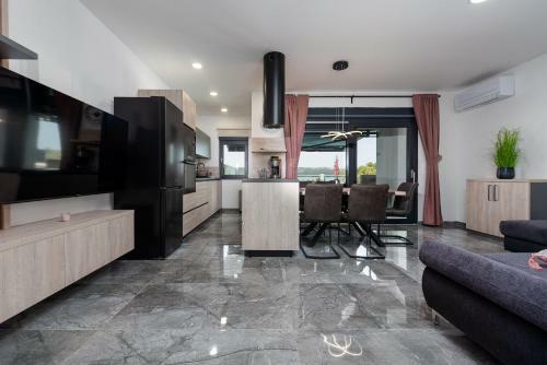 Villa Blue Sky 2