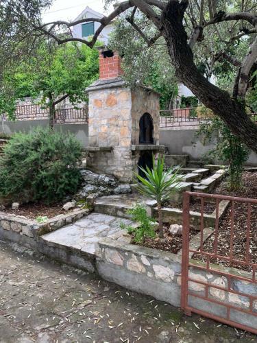 Tara?s Apartman Supetar