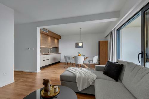 5-6 Luxury Apartments L&l Tucepi - 100m From The Beach