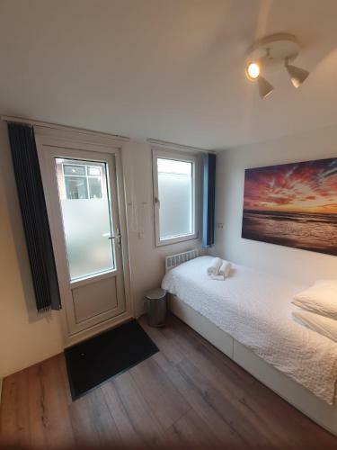 Bed & Breakfast Cozy Garden House Kijkduin Beach