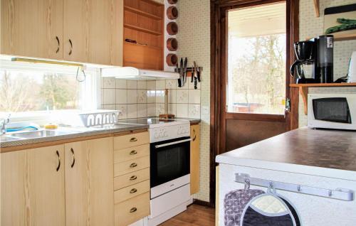 Nice Home In L�ngaryd With Wifi And 3 Bedrooms #202