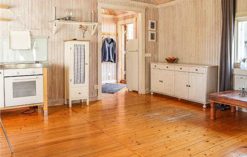 Beautiful Home In L�rbro With Wifi #625