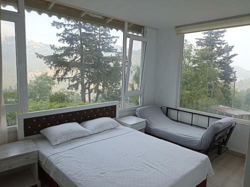 Tokg�z Hotel Restaurant