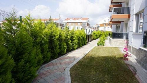 Lovely 1 Bedroom Apartment With Swimming Pool