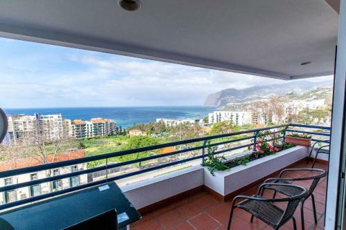 Sea And Sunset View Apartment In Funchal
