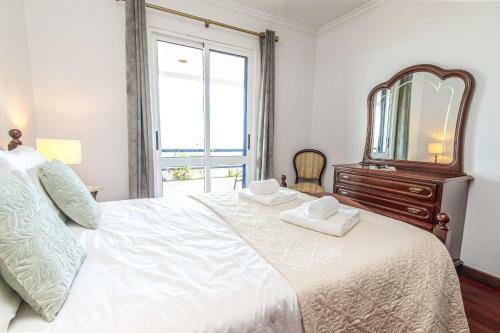 Sea And Sunset View Apartment In Funchal