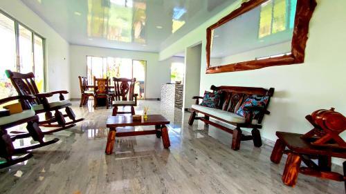Acogedora Casa de Campo Con Vista A La Monta�a
