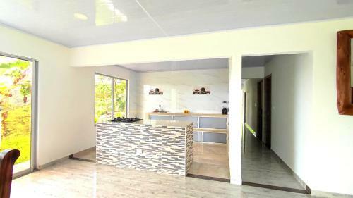 Acogedora Casa de Campo Con Vista A La Monta�a