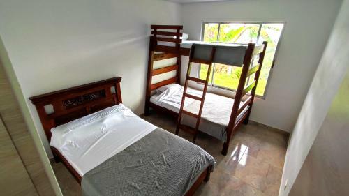 Acogedora Casa de Campo Con Vista A La Monta�a