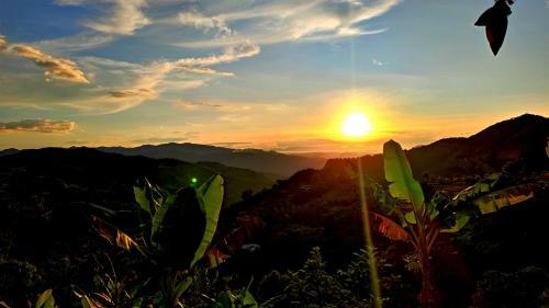 Acogedora Casa de Campo Con Vista A La Monta�a
