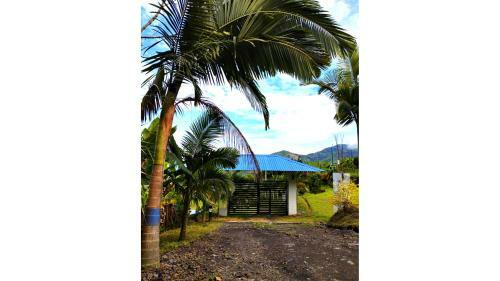 Acogedora Casa de Campo Con Vista A La Monta�a