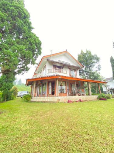 9 Pakis Villa