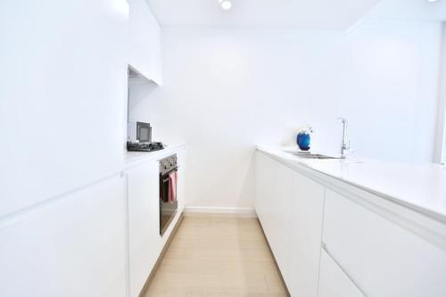 Oakleigh Stylish Townhouse With Beautiful View 04