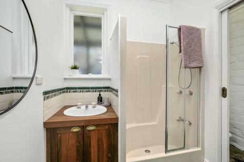 Waterview- Queenscliff, Bay Views, Pet Friendly