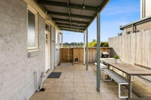 Waterview- Queenscliff, Bay Views, Pet Friendly