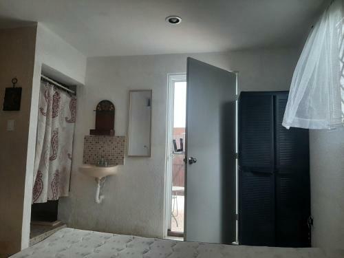 Studio Apartment With Kitchen , Garden