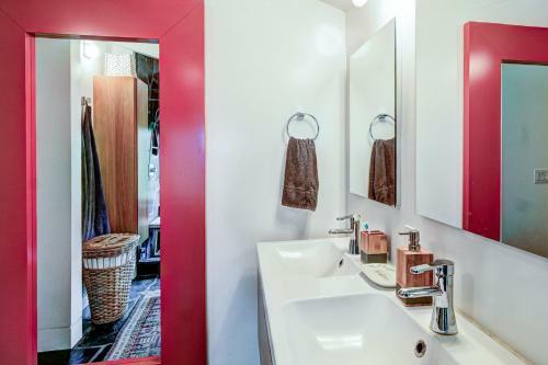Great Oak Manor
