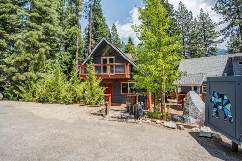 Serene Tahoe Cabin