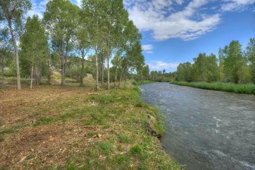 Pine River Model Cabin - 1 Br - Bayfield