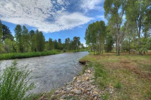 Pine River Model Cabin - 1 Br - Bayfield
