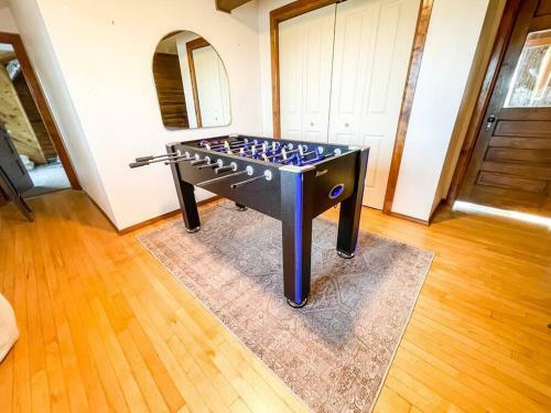 Villa Private Mountain Cabin! King Bed * 3 Acres Game Rm