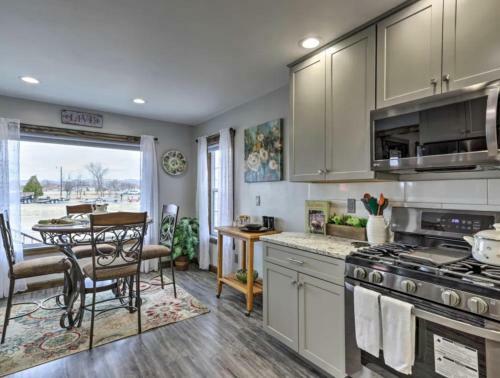 Grey Fox II - Cozy House In The Quiet Country Setting - What Could Be Better