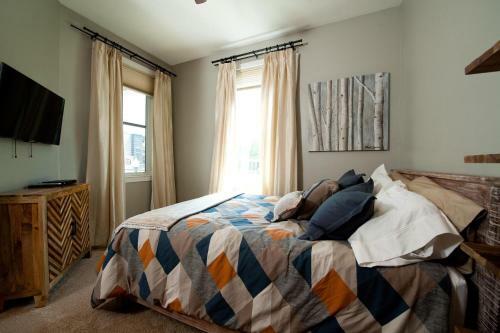 Mears House - Unit 2e